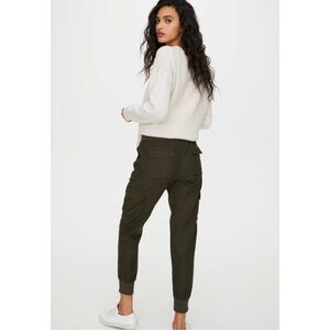 Aritzia Community Cargo Joggers Size Small Olive Green Utility Casual Cebu Pants